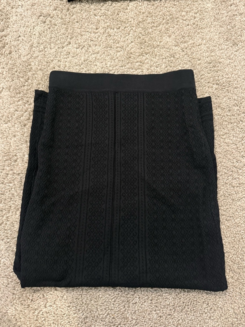House of Harlow 1960 Black Knit Crop Top & Midi Skirt Set - Picture 3 of 5